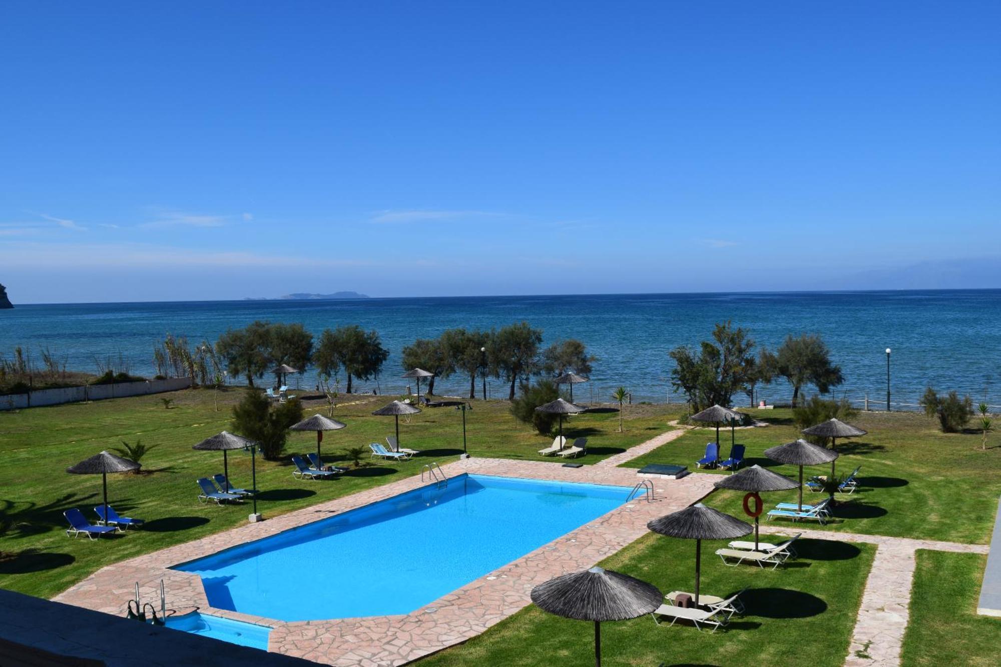 S&C Kosmos Beach Resort Roda  Exteriör bild